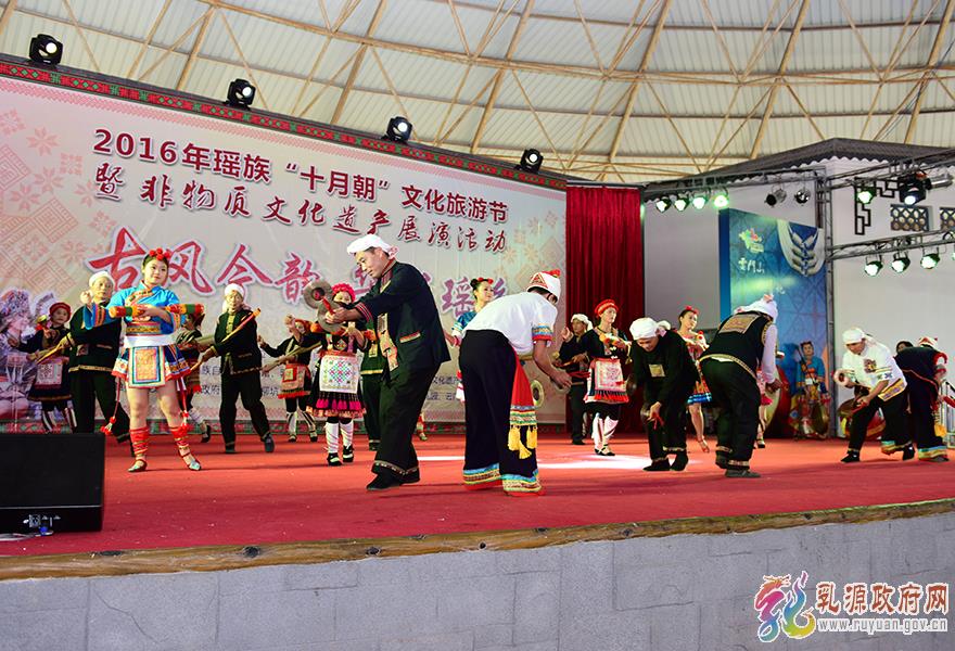 非物質(zhì)文化遺產(chǎn)項(xiàng)目展演在云門山旅游度假區(qū)舉行
